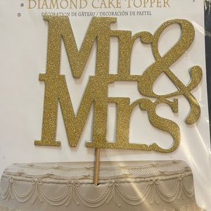 Diamond Glitter Mr & Mrs Cake Topper, Gold, 6-1/2-Inch (Gold)